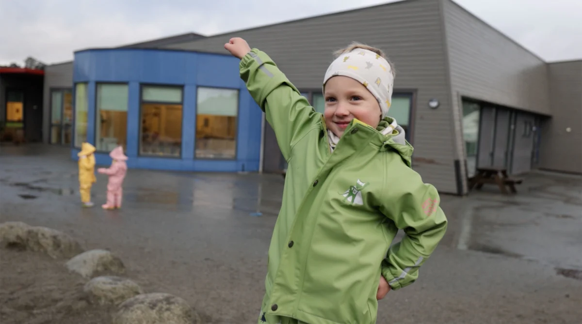 Dans i regnet med Kattnakken